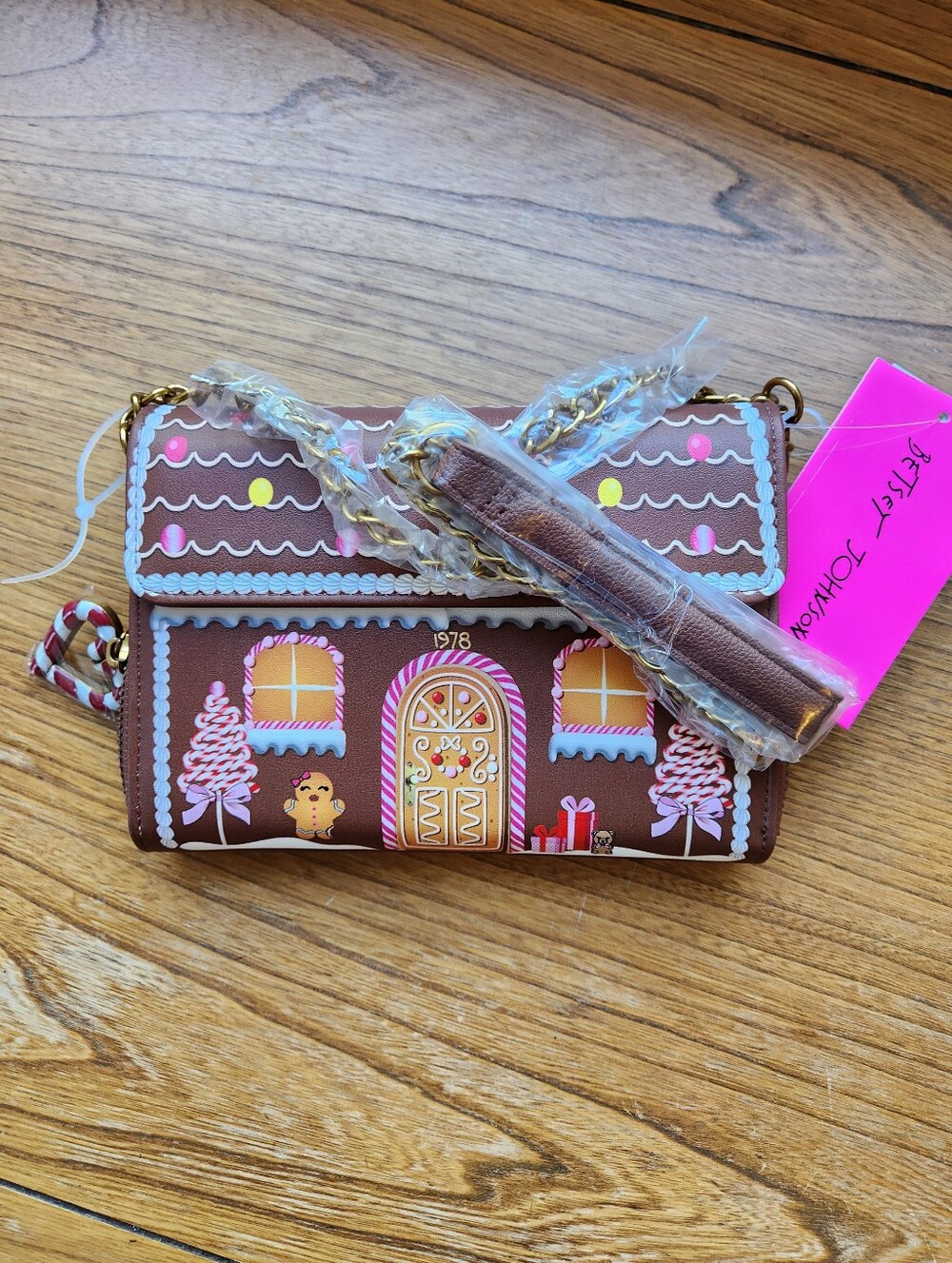 Betsey Johnson Baking Spirits Bright Bag - Picture 3 of 15